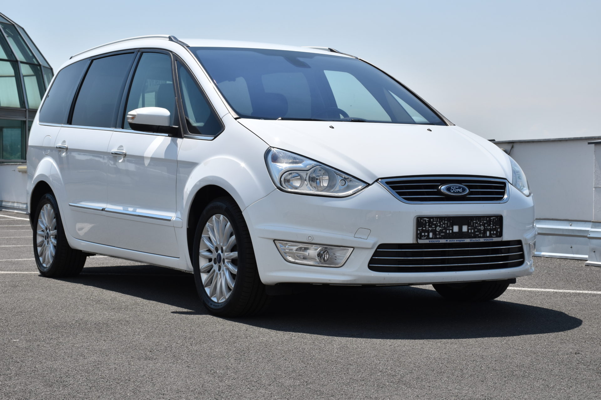 Ford Galaxy 2.0 TDCi 120 kW Titanium, Polokožené sedačky